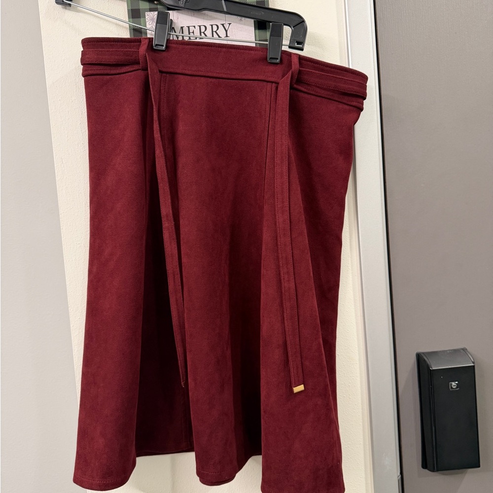 Elegant Burgundy Women's Skirt